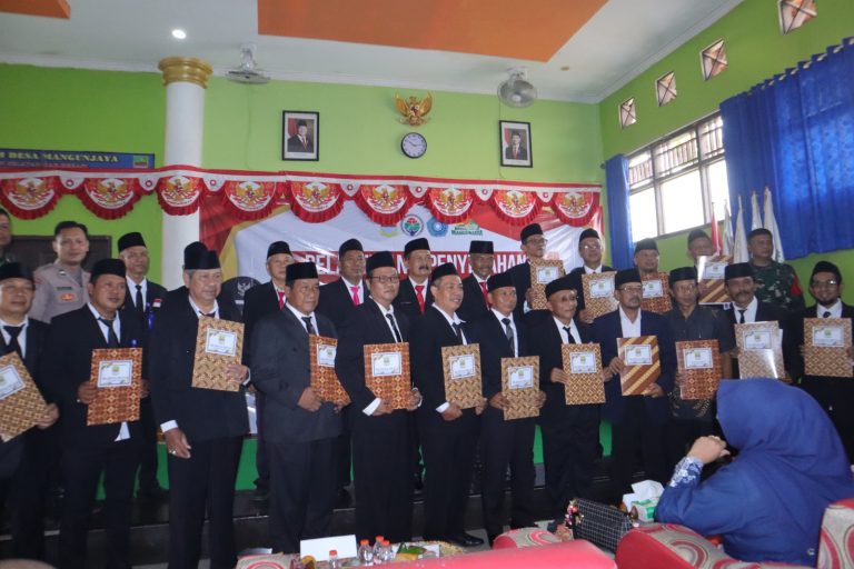 18 Ketua RW Mangunjaya Resmi Dilantik, Kades Tekankan Sinergi dan Pelayanan Masyarakat